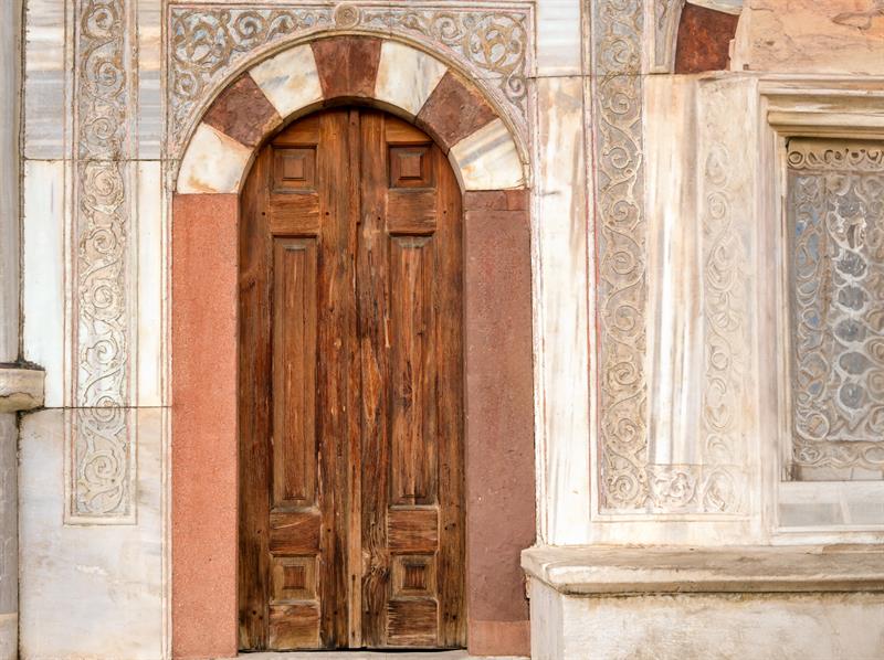 Tebessümden Bir Anahtar