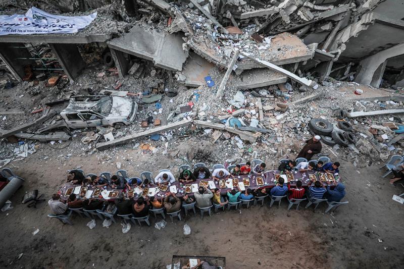 Yıkılan Yalnızca Gazze’nin Gölgesi