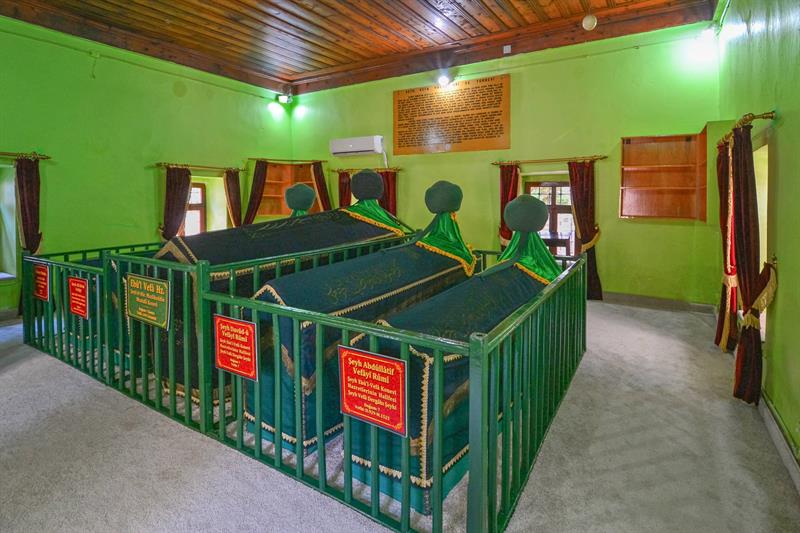 Fatih Sultan Mehmed Han Ve Vefa Sultan Hazretleri